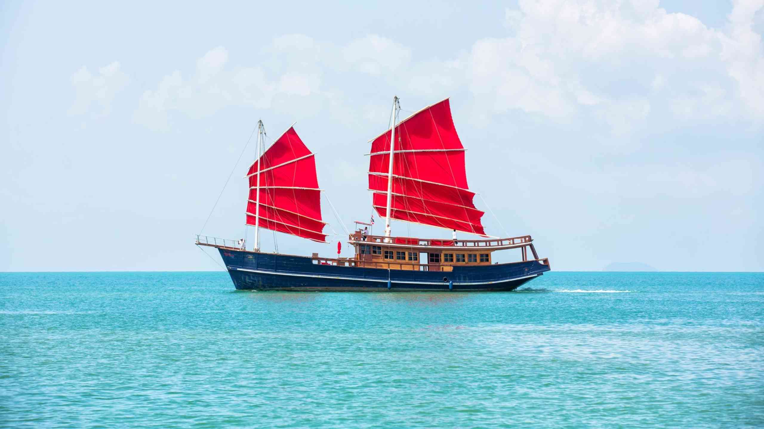 Sailing to Ang Thong Marine Sanctuary
