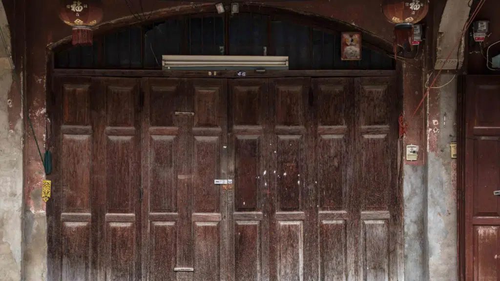 Old Building and Old Door At Kad Kong Ta Lampang