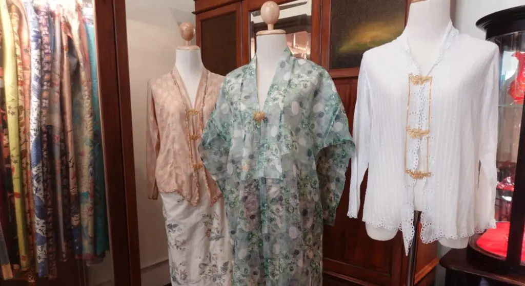 Phuket Walking Tour: Food, Heritage & Architecture