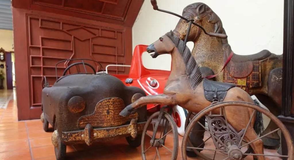 Phuket Walking Tour: Food, Heritage & Architecture