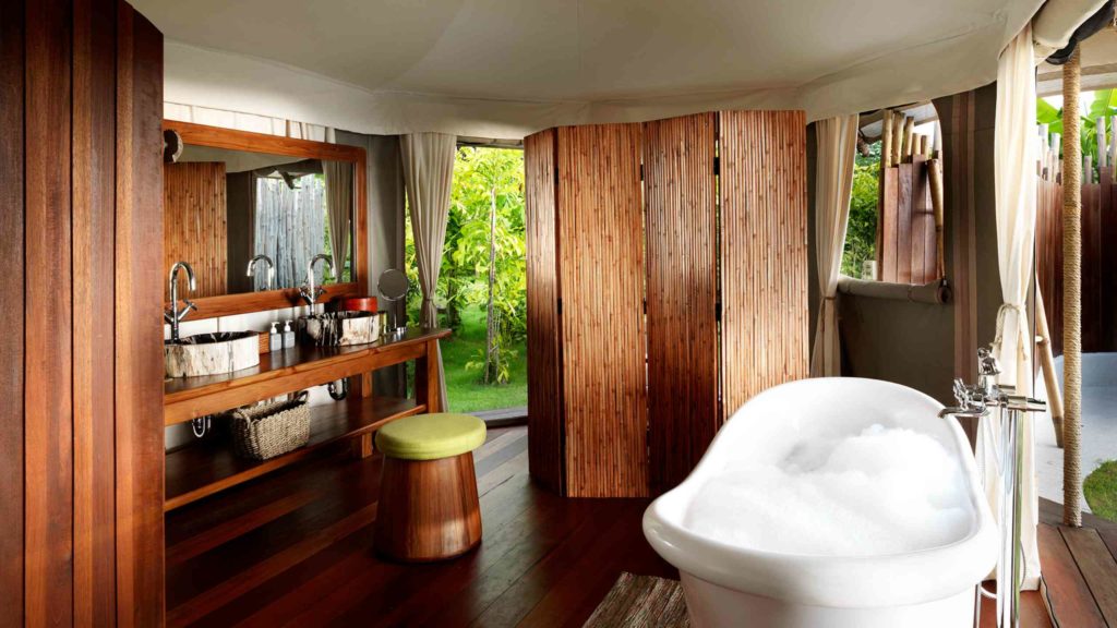 9 Hornbills Tented Camp-Bathroom