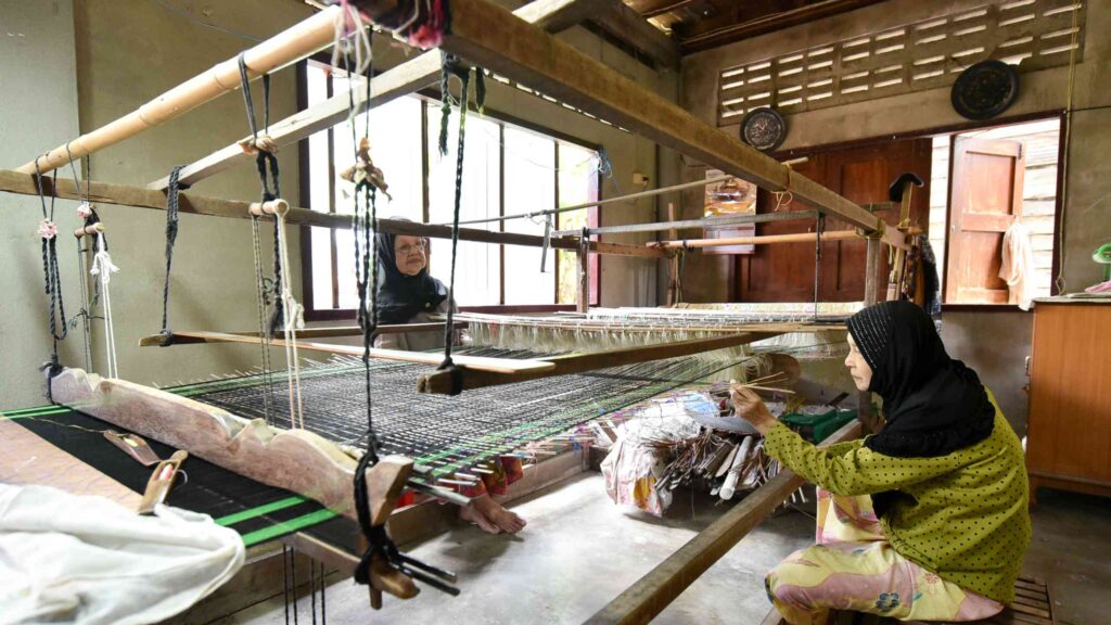 Living Like a Local in Surat Thani
