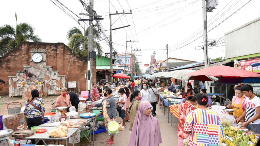Living Like a Local in Surat Thani