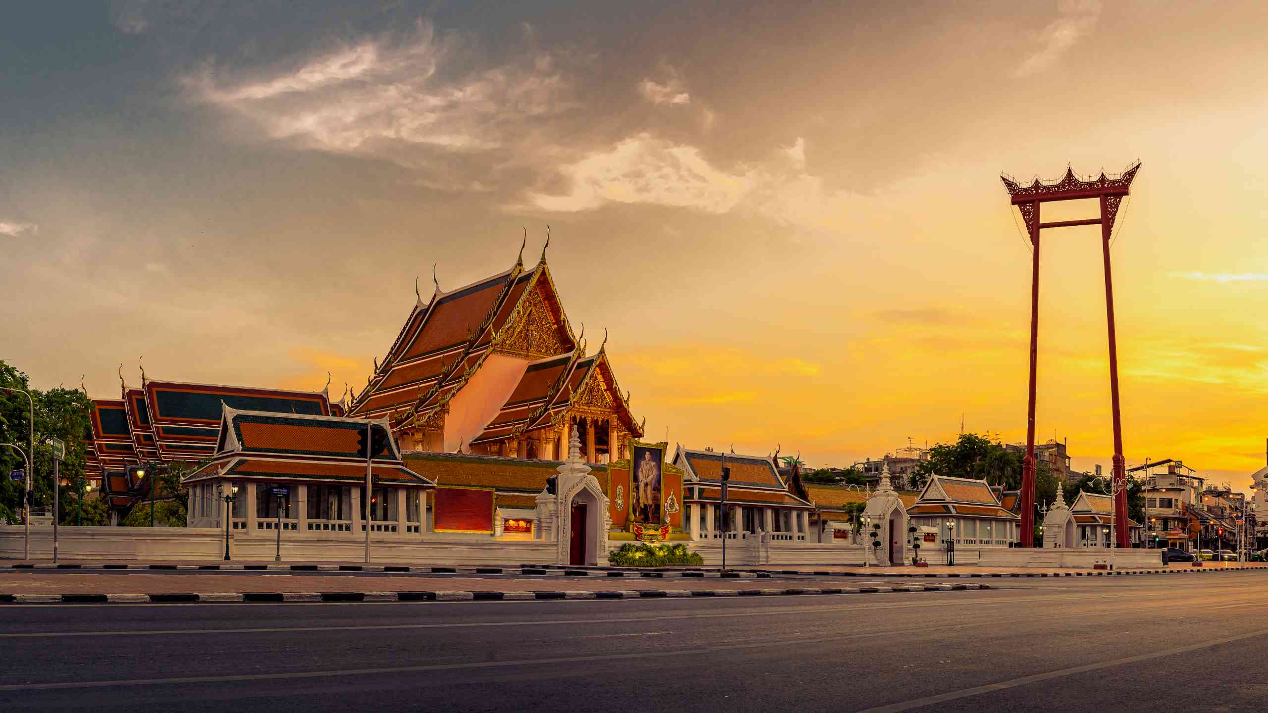 Wat Suthat and Sao Ching Cha -Giant Swing