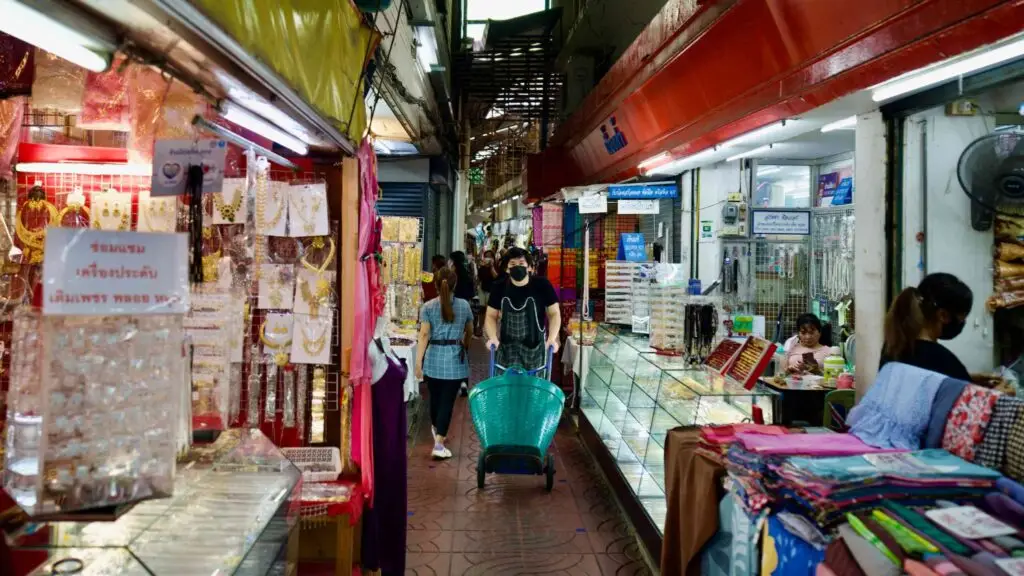 Wararos Market in Chiang Mai