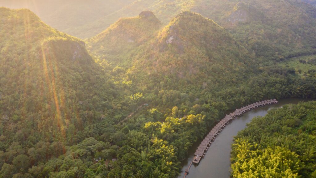 THE FLOATHOUSE RIVER KWAI