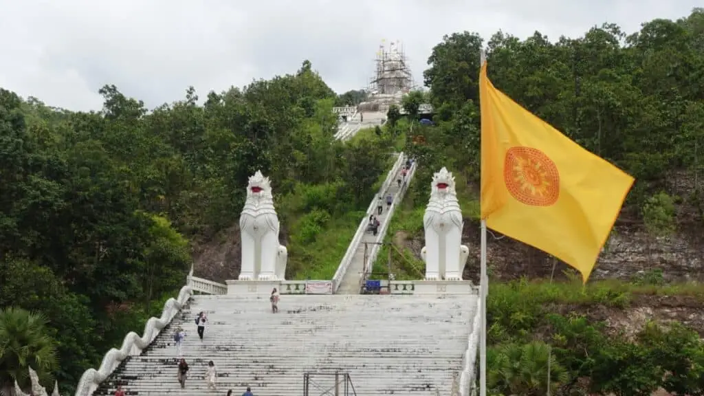 The Mae Hong Son Loop_ Caves, Canyons & Community