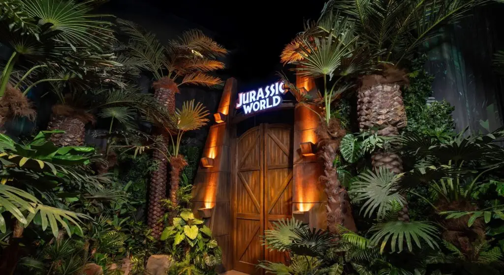 Jurassic World, Asiatique