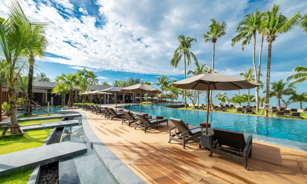 Main Pool La Flora Khao Lak